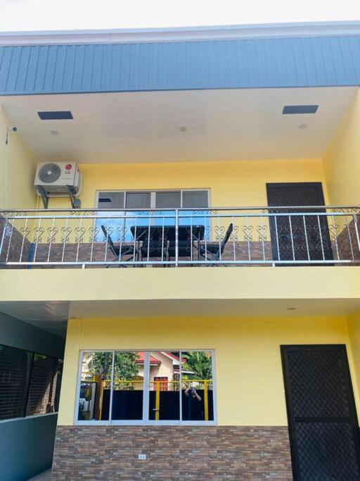 B1 - Spacious 3Br House With Netflix, Fiber Wifi, Parking, Balcony Apartment Cagayan de Oro Exterior photo