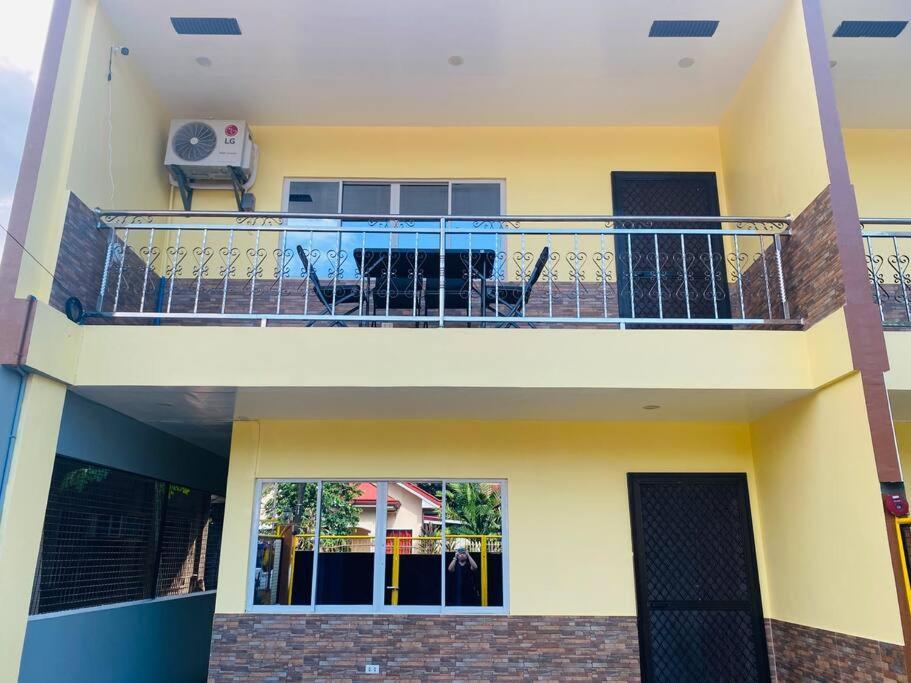 B1 - Spacious 3Br House With Netflix, Fiber Wifi, Parking, Balcony Apartment Cagayan de Oro Exterior photo