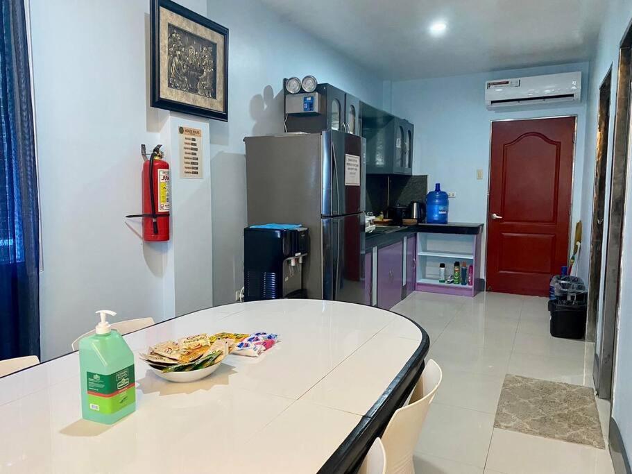 B1 - Spacious 3Br House With Netflix, Fiber Wifi, Parking, Balcony Apartment Cagayan de Oro Exterior photo